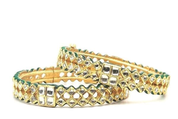 18Kt Gold Kunadan Pair Of Bangle / Kara KR18/176