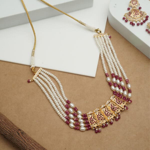 22Kt Gold White and Maroon Pearl Choker With Matching Earrings CK22/25