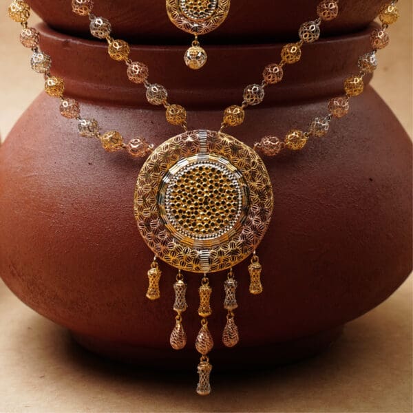 NECKLACE 22