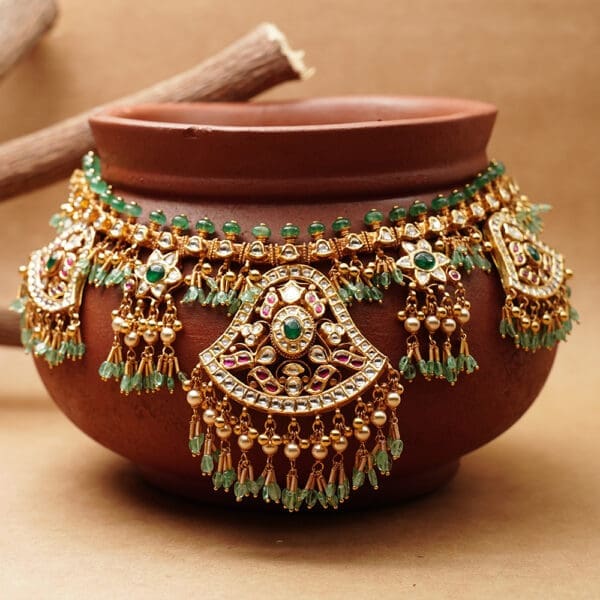 NECKLACE 22