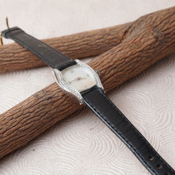 D TIMEPIECE 18