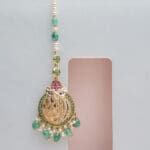 22Kt Yellow Gold Green And Pink Mang Tika TK22/40