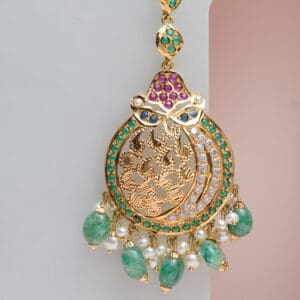 22Kt Yellow Gold Green And Pink Mang Tika TK22/40
