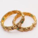 22kt Antique Tample Yellow Gold Laxmi Shankh Pair of Kara KR22/523