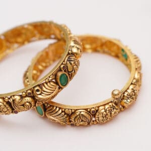 22kt Antique Tample Yellow Gold Laxmi Shankh Pair of Kara KR22/523