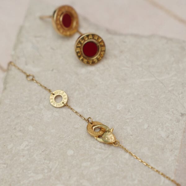 18kt Gold Chain With Red Round Pendant and Matching Stud Earrings CS18/74
