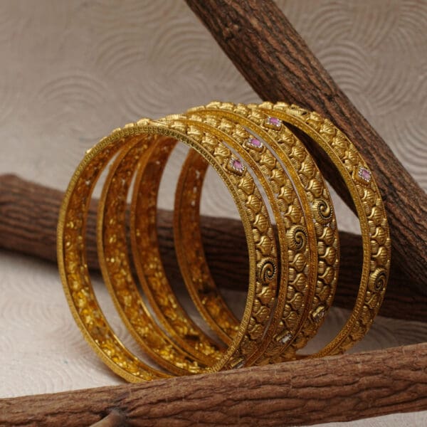 22Kt Yellow Gold Antique Pair of 2 Bangles CH22/348