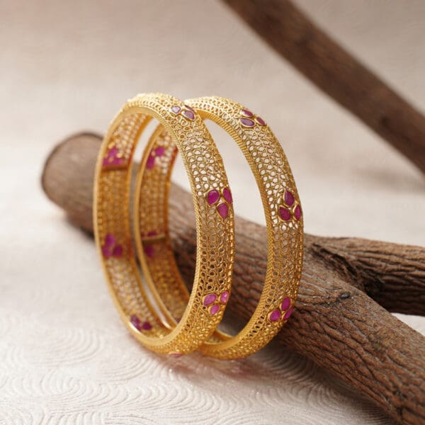 22Kt Yellow Gold Pair Of Kada / Bangles KR22/250