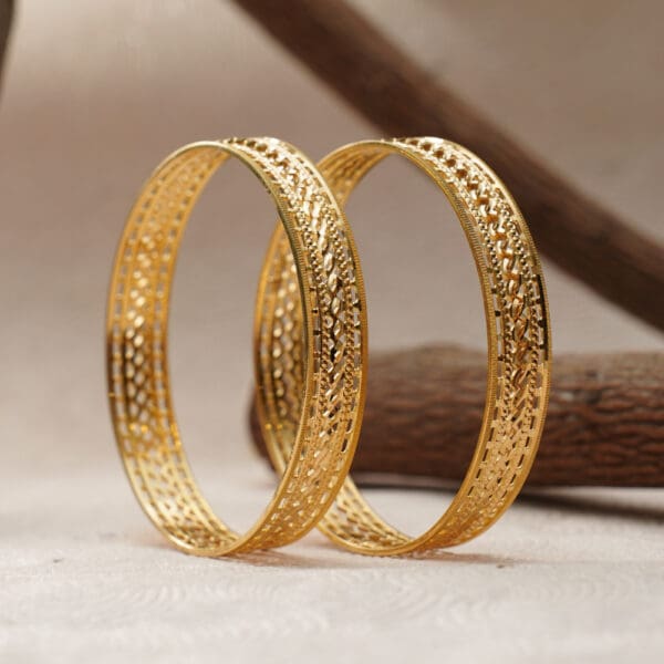 22Kt Yellow Gold Pair of Bangles / Kara CH22/346