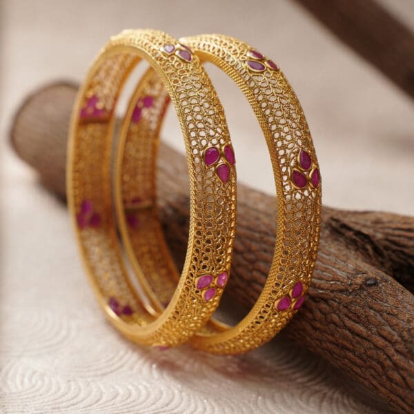 22Kt Yellow Gold Pair Of Kada / Bangles KR22/250