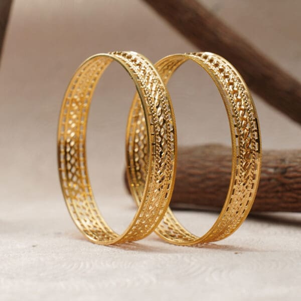 22Kt Yellow Gold Pair of Bangles / Kara CH22/346