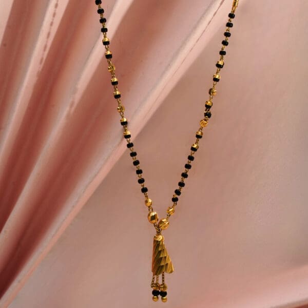 18Kt Yellow Gold Mangalsutra MS18/100