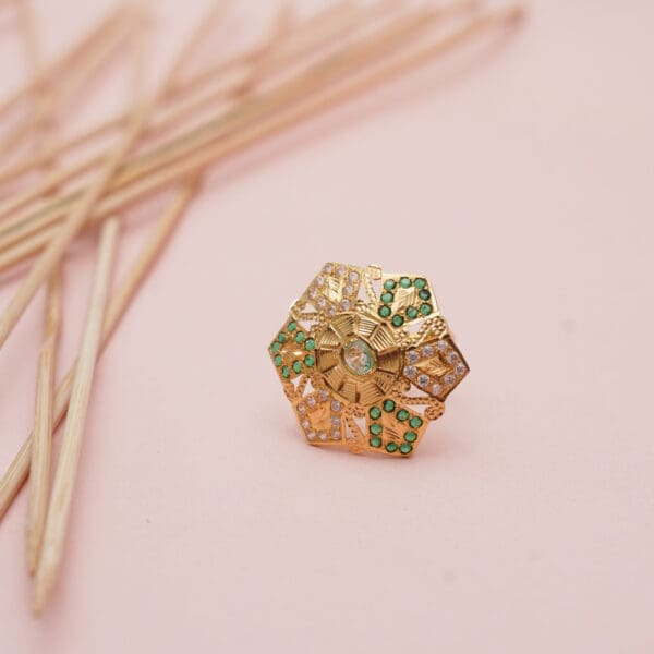 22kt Yellow Gold Ring With Green Stones RL22/1960