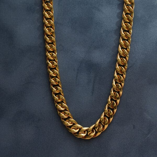 22Kt Yellow Gold Heavy Men's Chain CN22/2101
