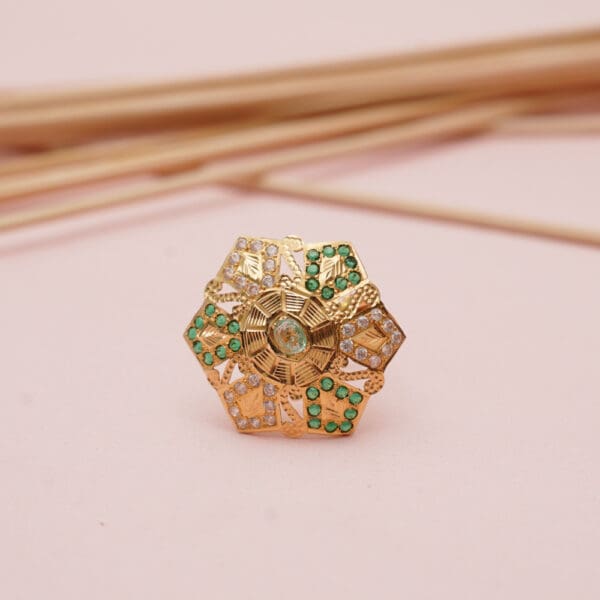 22kt Yellow Gold Ring With Green Stones RL22/1960