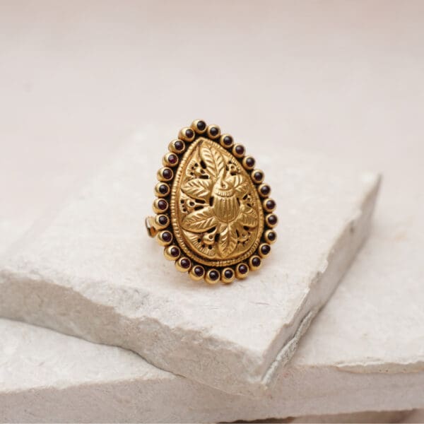 22Kt Yellow Gold Antique Ring RL22/2418
