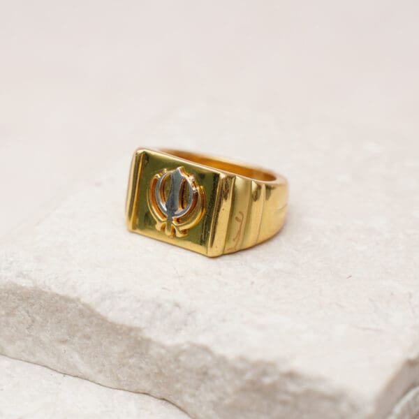 22Kt Yellow Gold Men's Ring RG22/103