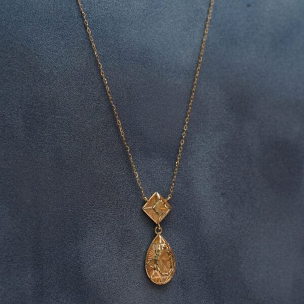 18 Kt Yellow Gold Chain With Pendant CN18/1892