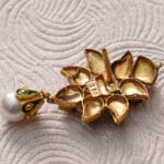 22Kt Gold Pearl and Kundan Earrings ER22/152 22Kt Gold Pearl and Kundan Earrings ER22/152