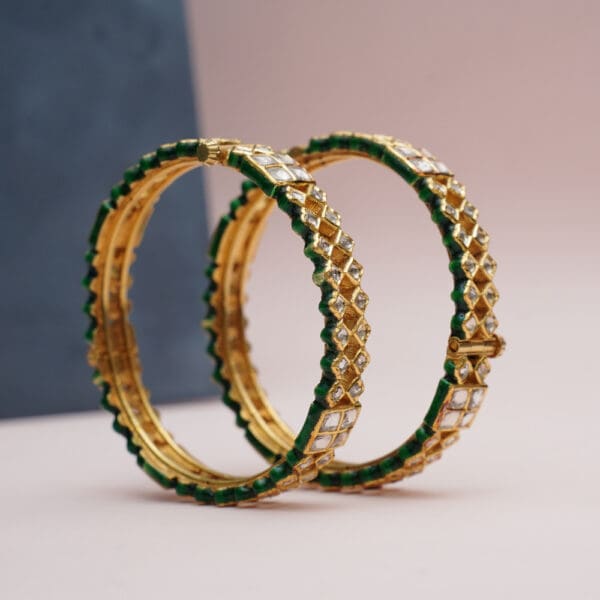 18Kt Gold Kunadan Pair Of Bangle / Kara KR18/176