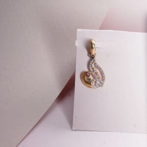 18 Kt Yellow Gold with Diamond Pendant LC18/333 18 Kt Yellow Gold with Diamond Pendant LC18/333