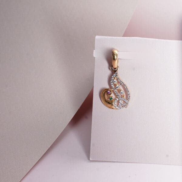 18 Kt Yellow Gold with Diamond Pendant LC18/333
