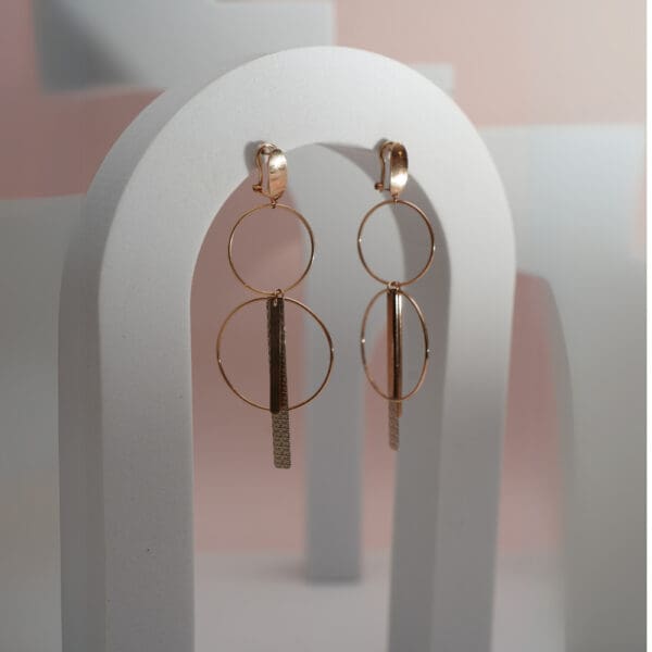 18Kt Gold Lightweight Jewellery ER18/542