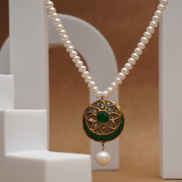 PEARL SET POKLI GOLD PENDANT AND POLKI GOLD EARRINGS BLSM/1