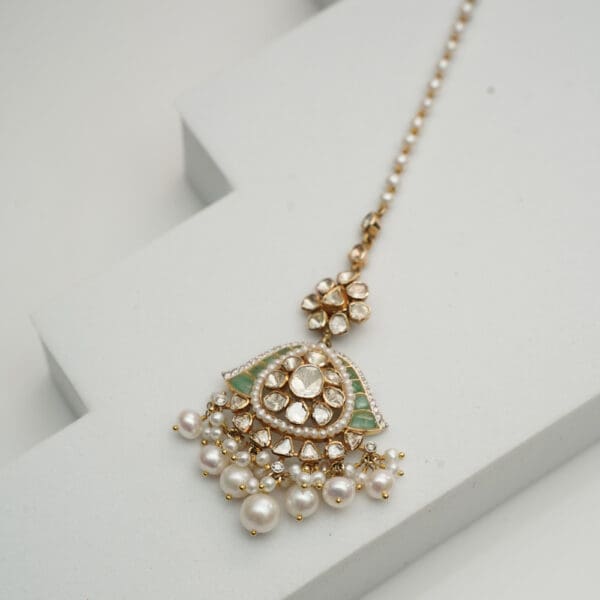 18Kt Gold Kundan Polki Pearl Teeka / Mang Tika PKT18/9
