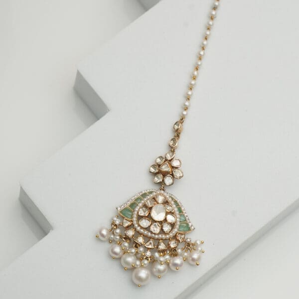 18Kt Gold Kundan Polki Pearl Teeka / Mang Tika PKT18/9