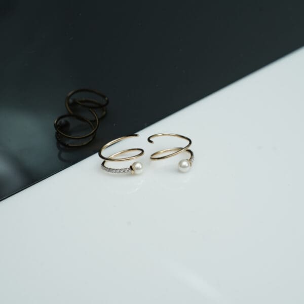 14Kt Gold Diamond Pearl Spiral Hoops Earrings DER14/327