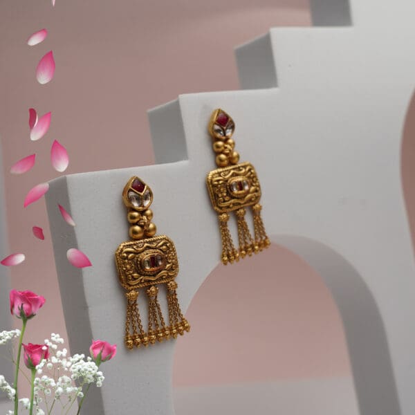 22Kt Yelow Gold Kundan Earrings ER22/611