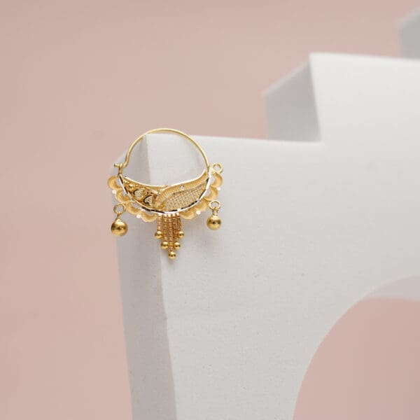 A classic 18Kt Gold Nath NT18/168