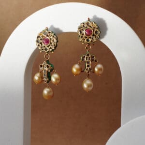 Regal Radiance: 18kt Gold Kundan Polki Earrings PKE18/34