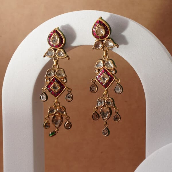18Kt GOLD POLKI KUNDAN EARRINGS PKE18/107