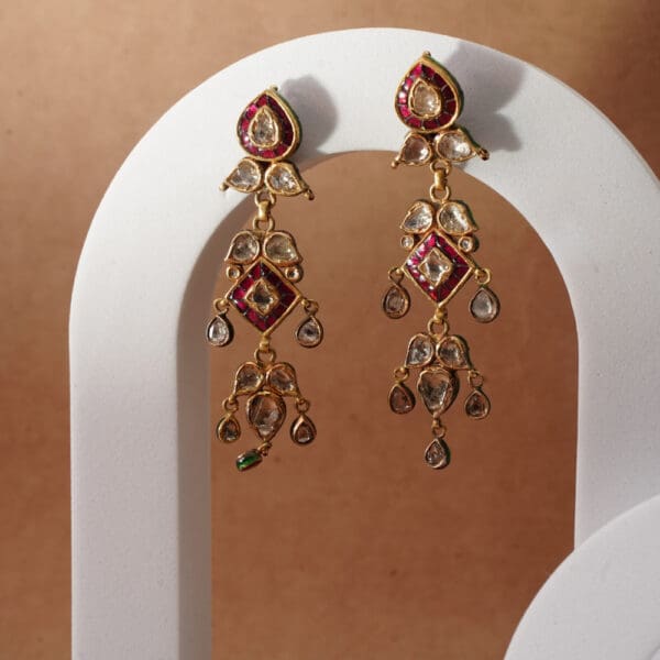 18Kt GOLD POLKI KUNDAN EARRINGS PKE18/107