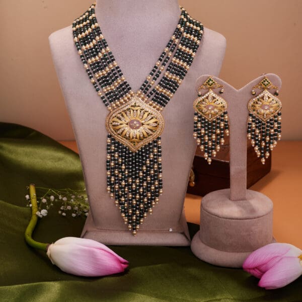 22kt Gold Necklace with Matching Earrings Set ST22/1272