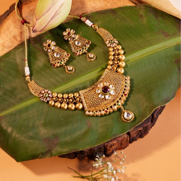 22Kt Gold Antique Necklace with Earrings CK22/19