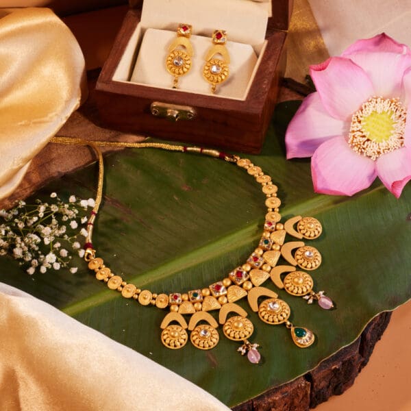 22kt Gold Necklace with Earrings ST22/1023