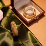 18 kt Gold Traditional Pair Of Bangles For Bride KR18/234