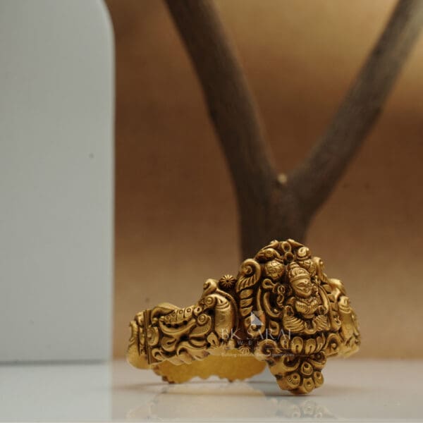 22kt Yellow Gold Temple Handcuff Bracelet BL22/463