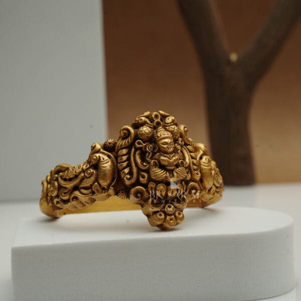 22kt Yellow Gold Temple Handcuff Bracelet BL22/463