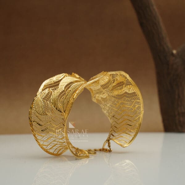 22Kt Yellow Gold Handcuff Bracelet BL22/427