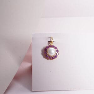 18kt Gold Pearl Round Pandant with Red Stones LC18/423