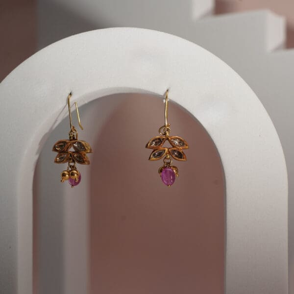18kt Gold Beautiful Leaf Earrings ER18/220