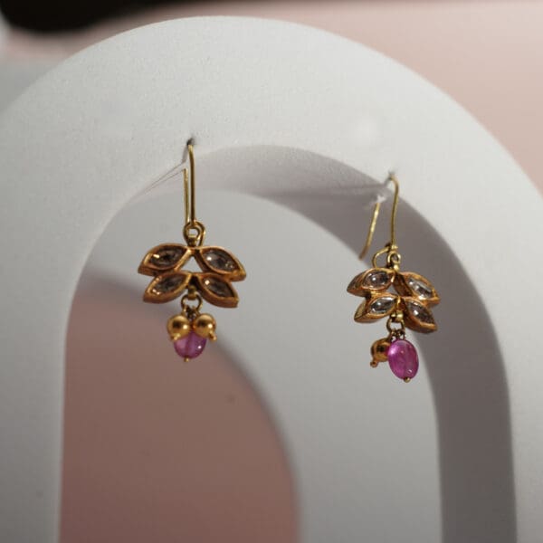 18kt Gold Beautiful Leaf Earrings ER18/220
