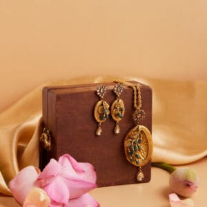 22Kt Gold Pendant with Earrings LKS22/23