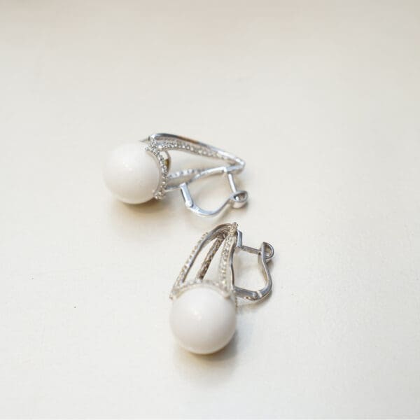 Elegant 18KT White Gold Diamond & Pearl Earrings DTP/309