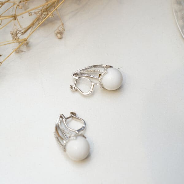 Elegant 18KT White Gold Diamond & Pearl Earrings DTP/309