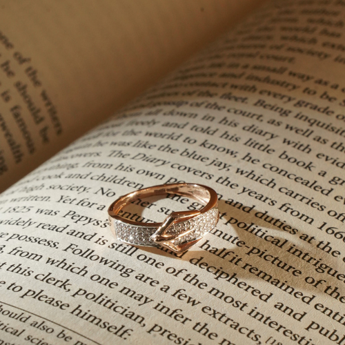 Minimal 18Kt Rose Gold Men's Diamond Ring – Perfect Gift for Him RL18/2284 Minimal 18Kt Rose Gold Men's Diamond Ring – Perfect Gift for Him RL18/2284